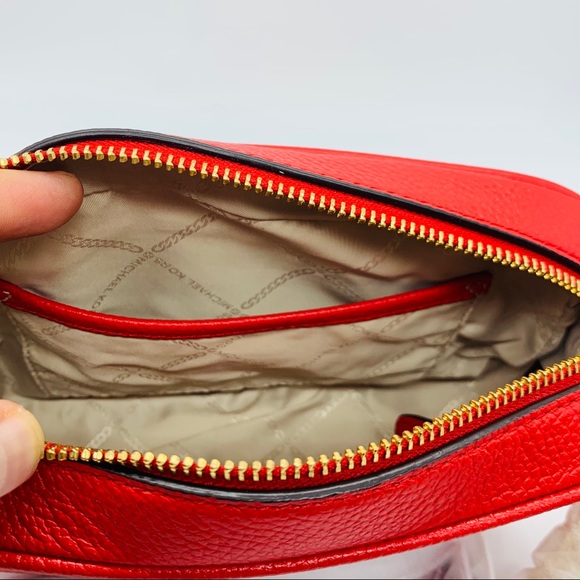 Michael Kors Jet Set Mid Camera Leather Bag - Picture 9 of 15